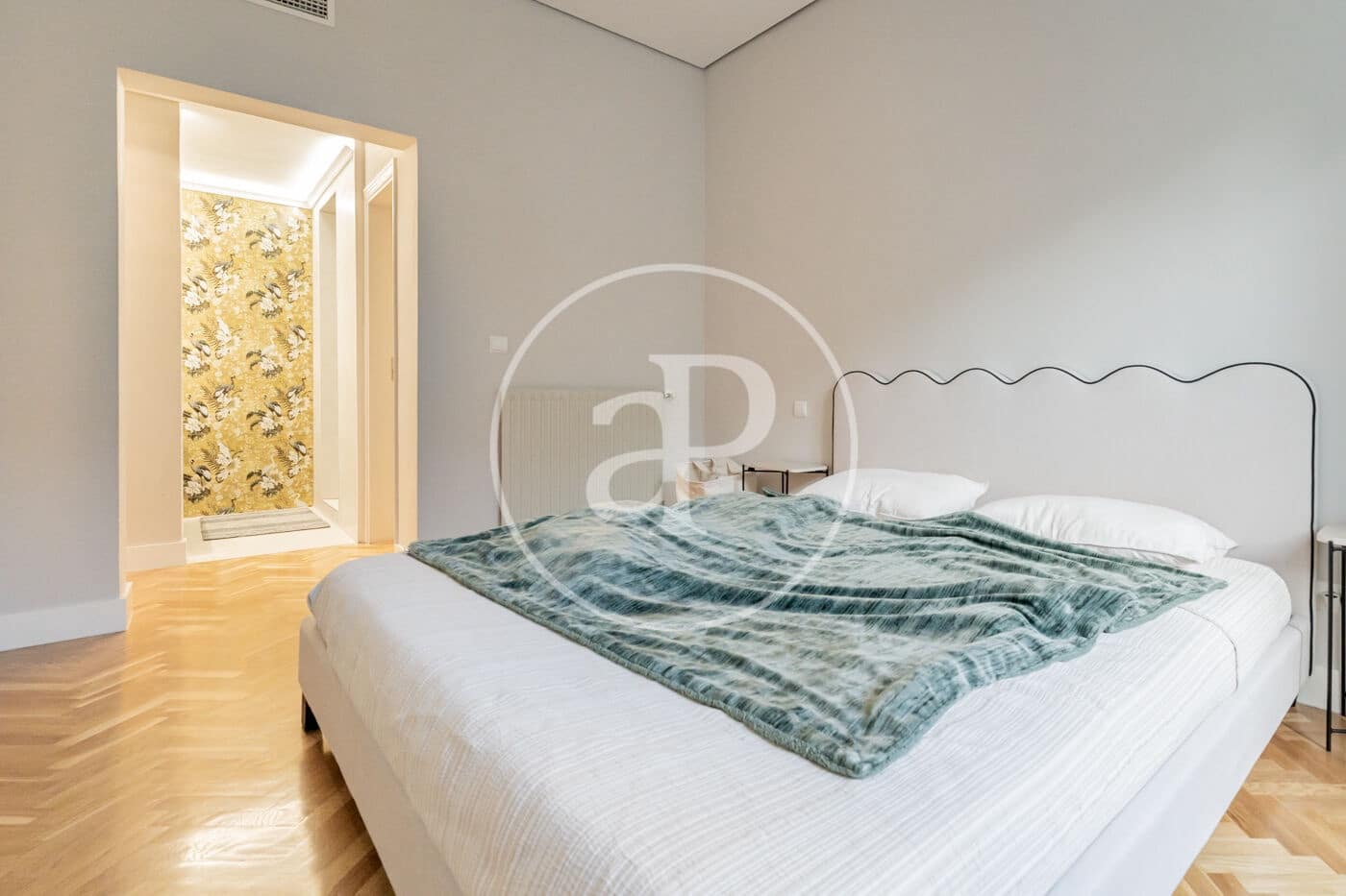 3 quarto Apartamento para arrendar em Madrid cidade - 4 000 € (Ref: 8825270)