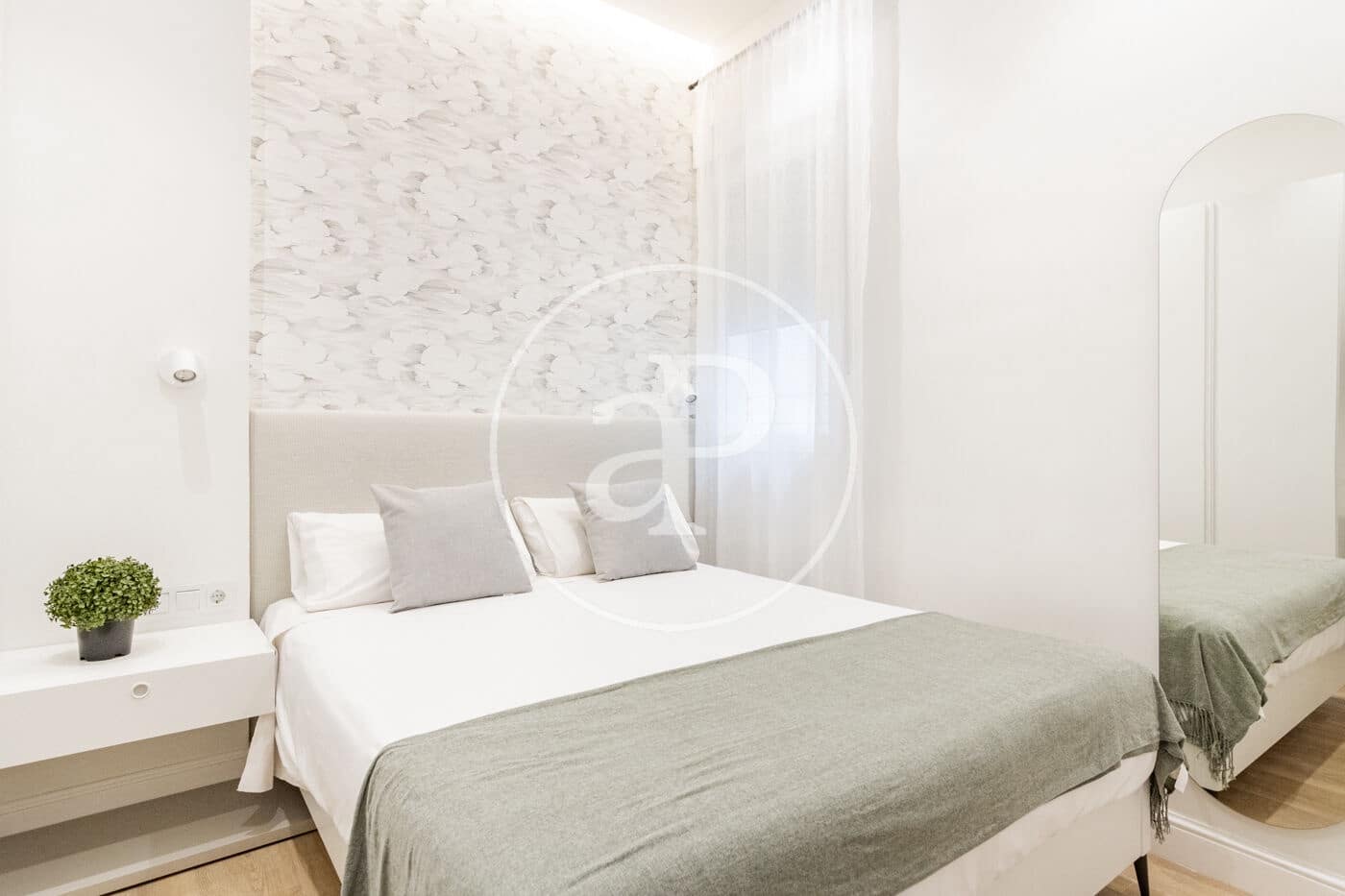 2 soveværelse Lejlighed til leje i Madrid by - € 2.550 (Ref: 8827843)