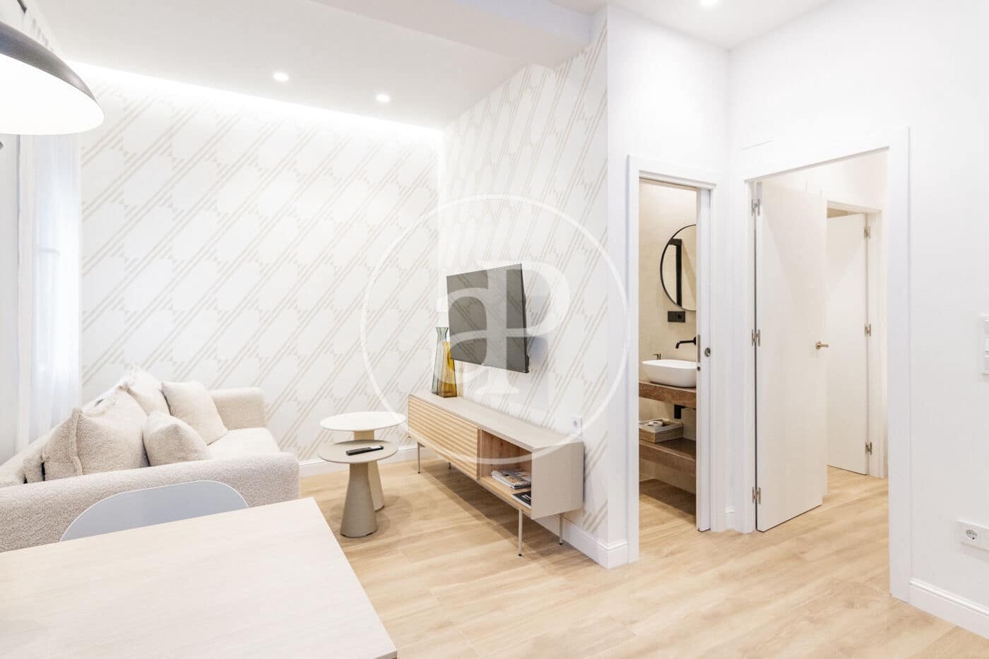 2 soveværelse Lejlighed til leje i Madrid by - € 2.550 (Ref: 8827843)