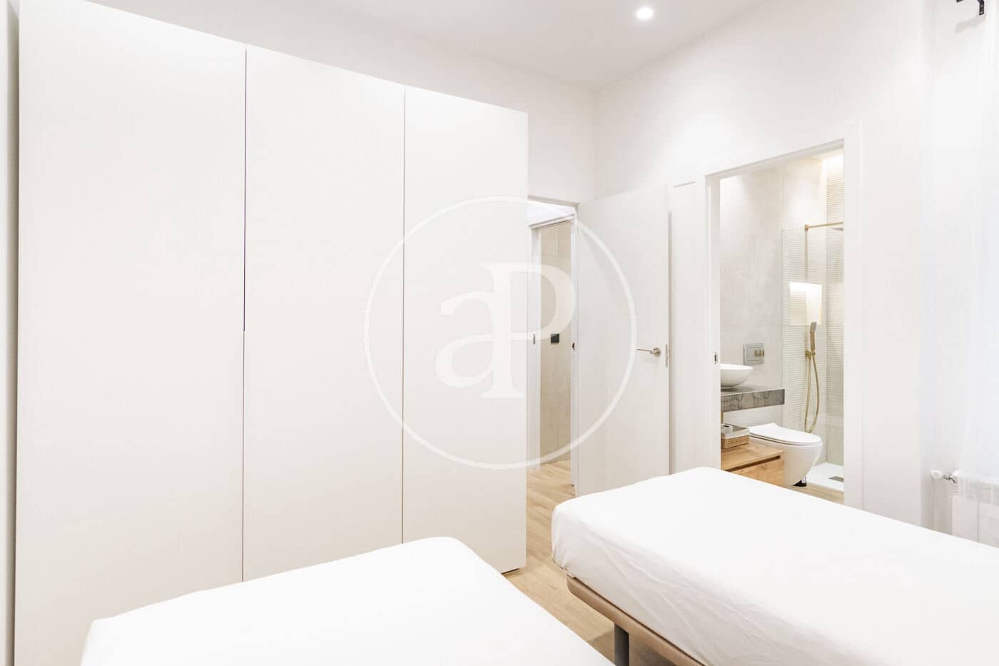 2 soveværelse Lejlighed til leje i Madrid by - € 2.550 (Ref: 8827843)