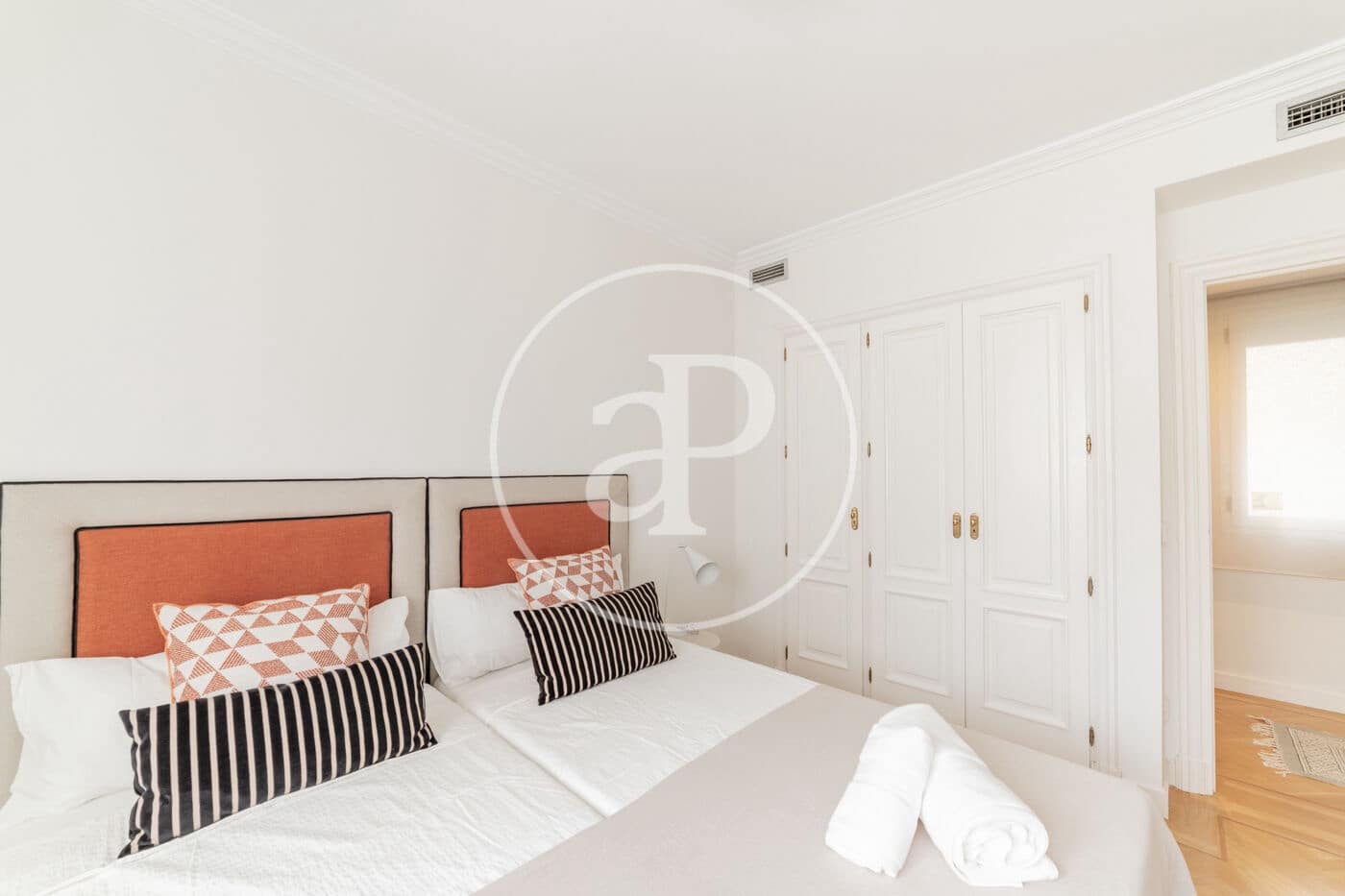 2 bedroom Apartment for rent in Madrid city - € 3,900 (Ref: 8834754)
