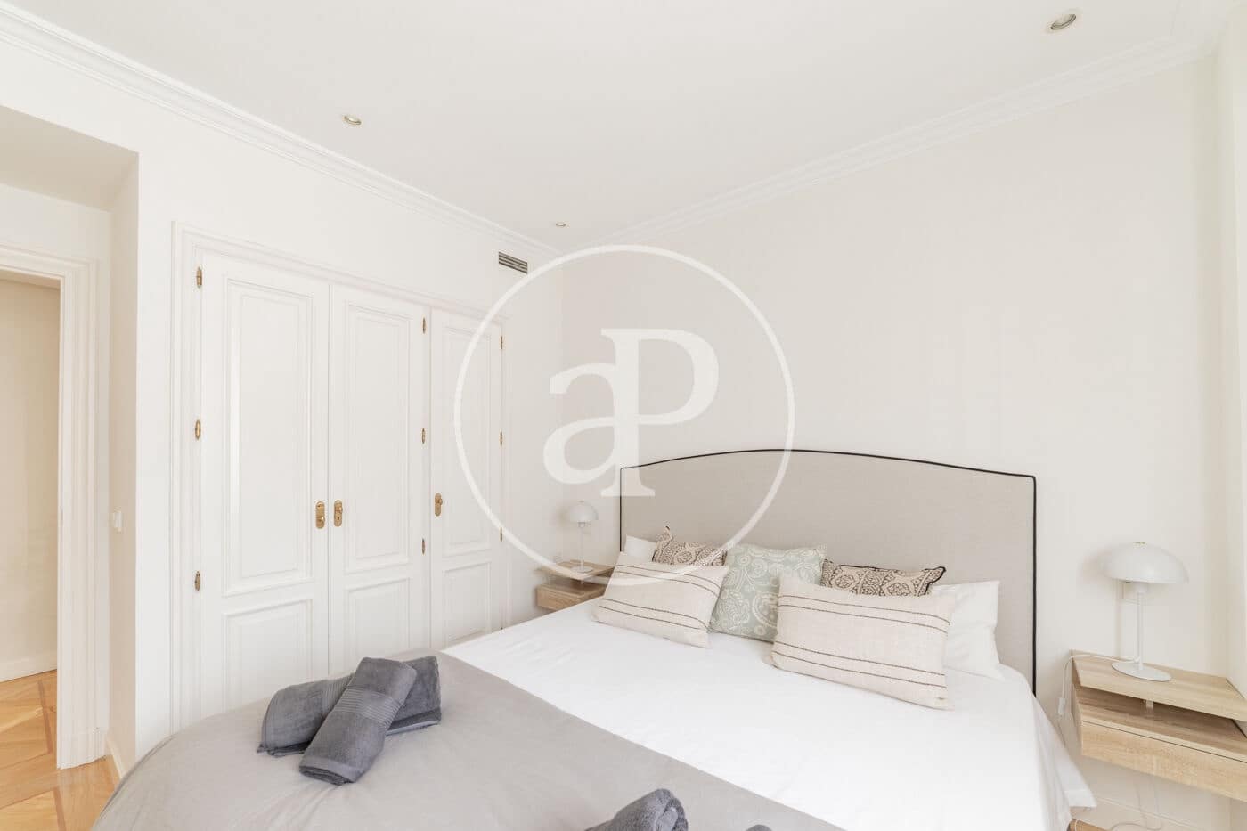 2 bedroom Apartment for rent in Madrid city - € 3,900 (Ref: 8834754)