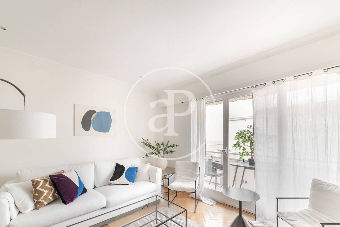 2 bedroom Apartment for rent in Madrid city - € 3,900 (Ref: 8834754)