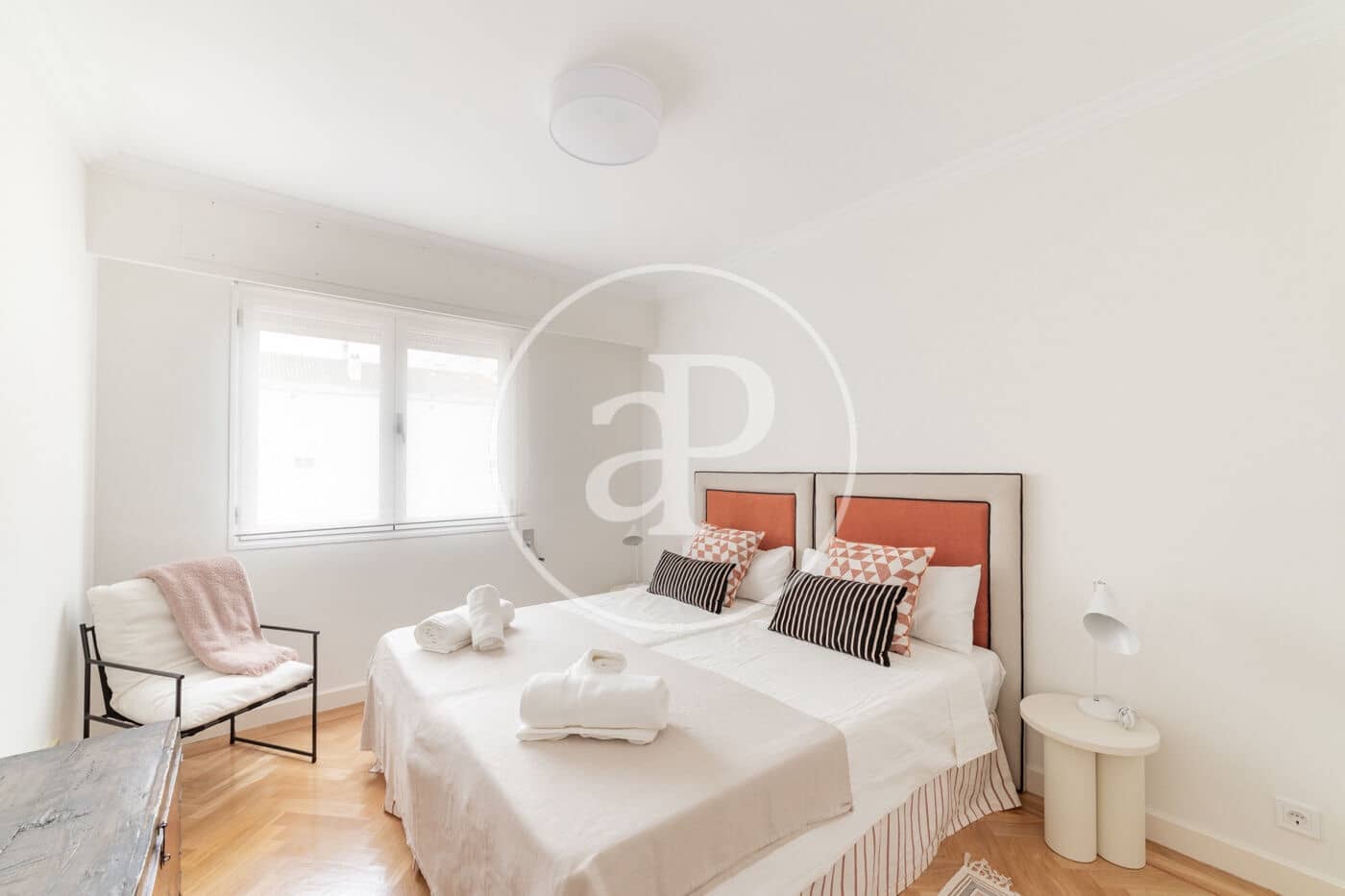 2 bedroom Apartment for rent in Madrid city - € 3,900 (Ref: 8834754)
