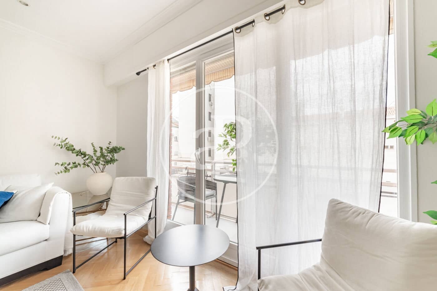 2 bedroom Apartment for rent in Madrid city - € 3,900 (Ref: 8834754)