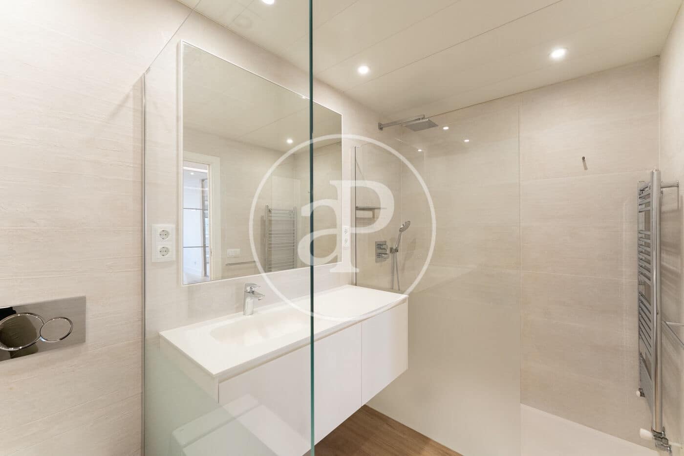 1 quarto Apartamento para arrendar em Madrid cidade com piscina - 1 900 € (Ref: 8841243)