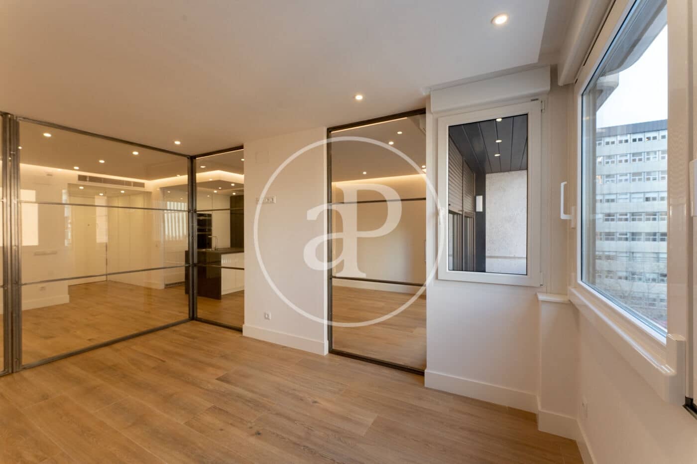 1 quarto Apartamento para arrendar em Madrid cidade com piscina - 1 900 € (Ref: 8841243)