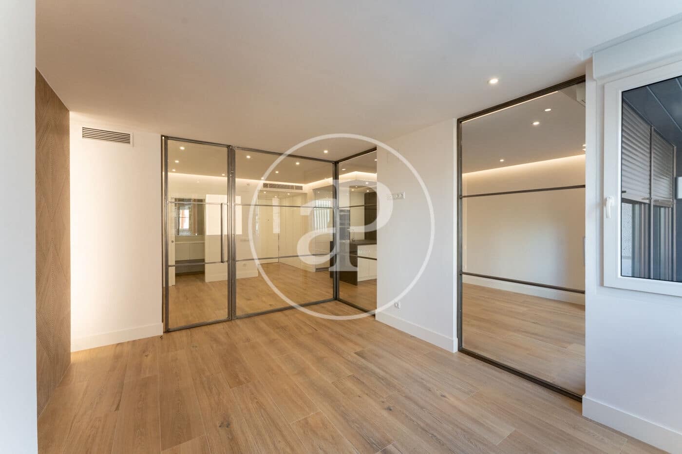 1 quarto Apartamento para arrendar em Madrid cidade com piscina - 1 900 € (Ref: 8841243)
