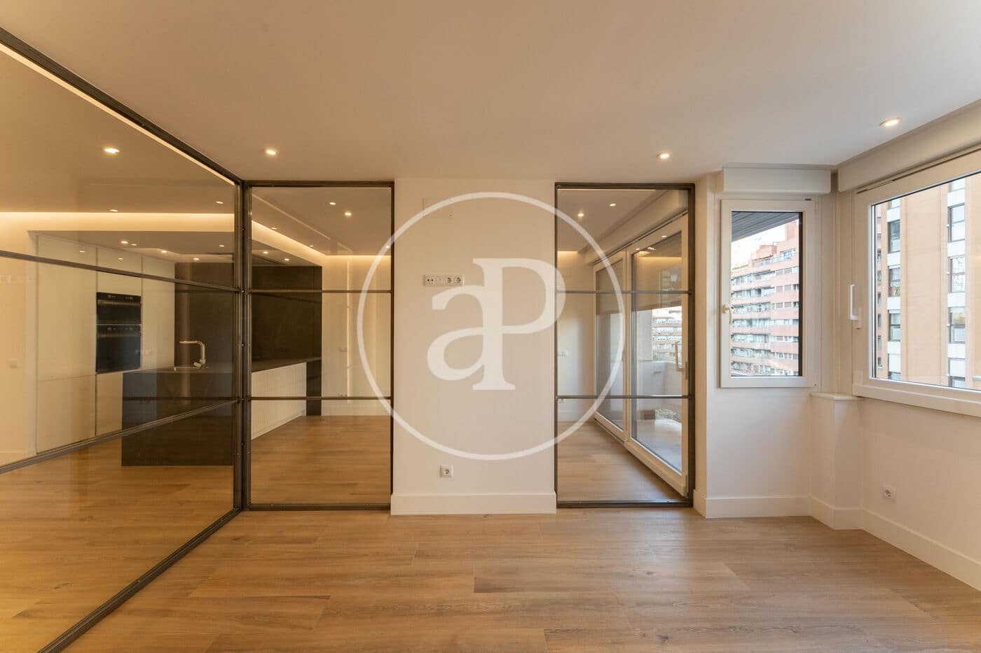 1 quarto Apartamento para arrendar em Madrid cidade com piscina - 1 900 € (Ref: 8841243)