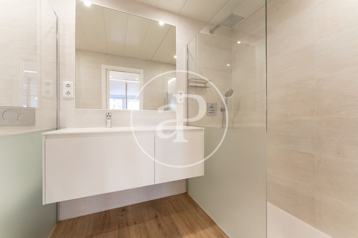 1 quarto Apartamento para arrendar em Madrid cidade com piscina - 1 900 € (Ref: 8841243)