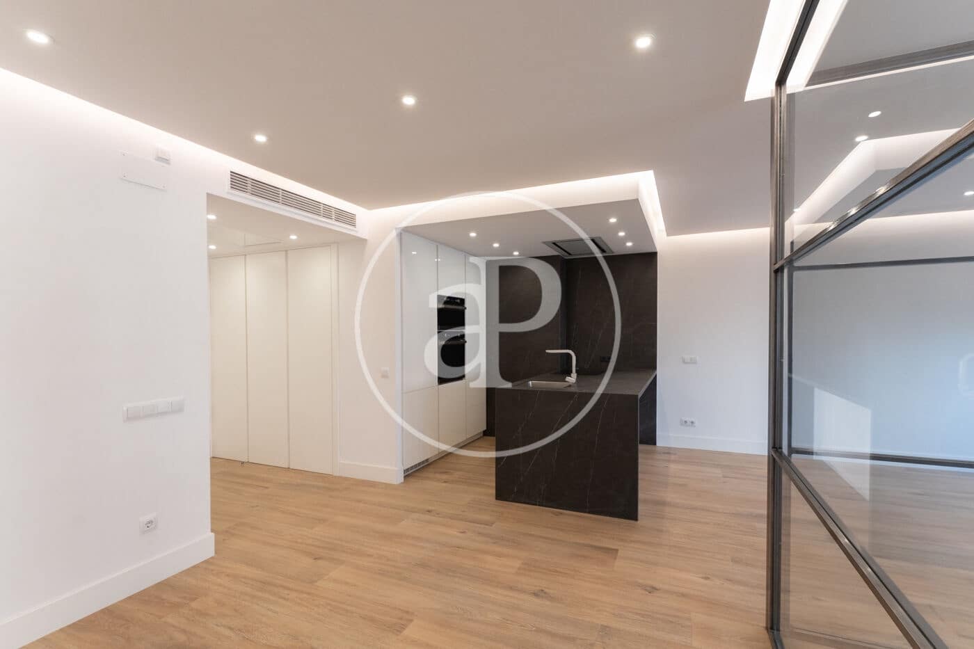 1 quarto Apartamento para arrendar em Madrid cidade com piscina - 1 900 € (Ref: 8841243)