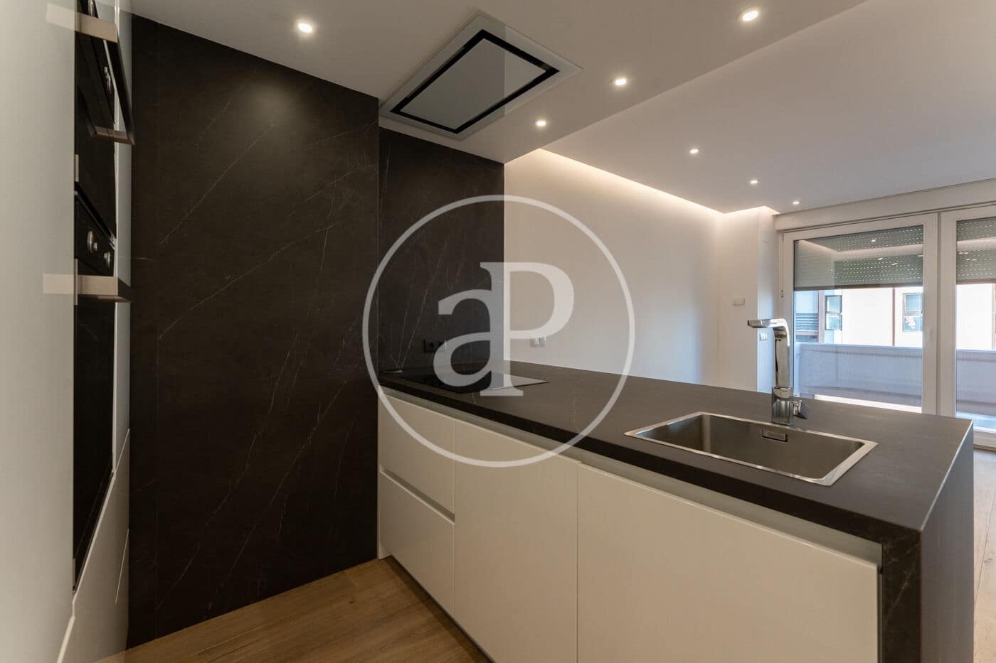 1 quarto Apartamento para arrendar em Madrid cidade com piscina - 1 900 € (Ref: 8841243)