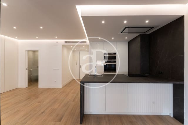 1 quarto Apartamento para arrendar em Cuatro Caminos, Madrid cidade com piscina - 1 900 € (Ref: 8841243)