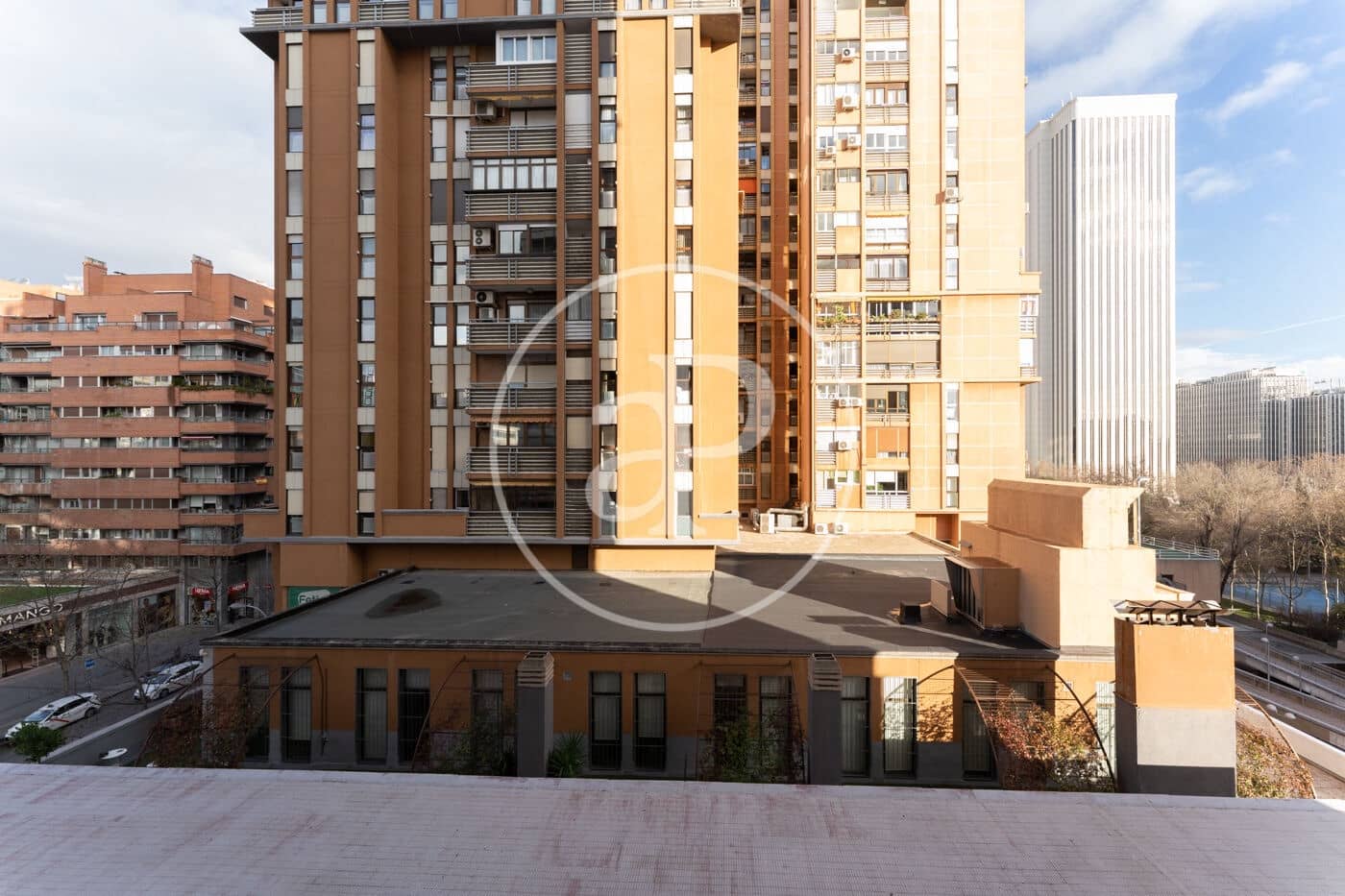 1 quarto Apartamento para arrendar em Madrid cidade com piscina - 1 900 € (Ref: 8841243)