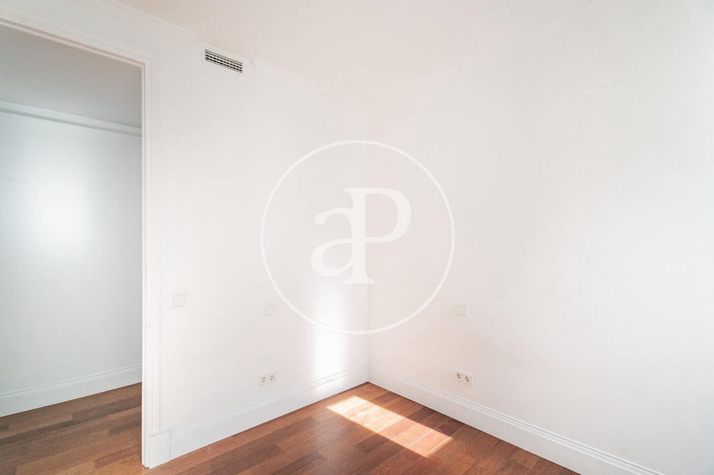 Appartement de 3 chambres à louer à Madrid ville - 7 500 € (Ref: 8843490)