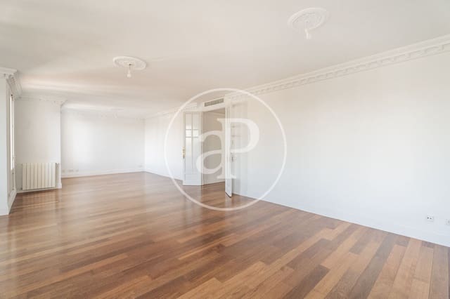 Appartement de 3 chambres à louer à Recoletos, Madrid ville - 7 500 € (Ref: 8843490)