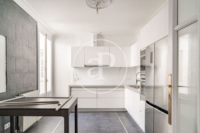 Appartement de 3 chambres à louer à Recoletos, Madrid ville - 7 500 € (Ref: 8843490)
