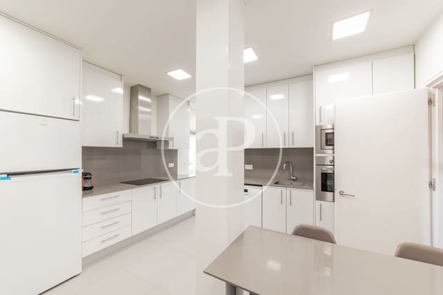 3 soveværelse Lejlighed til leje i El Viso, Madrid by - € 4.500 (Ref: 8851871)