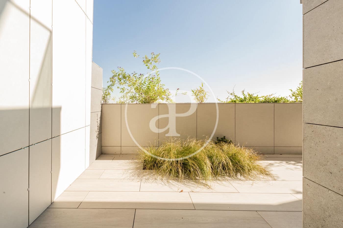 4 soveværelse Penthouse til leje i Pozuelo de Alarcon med swimmingpool - € 7.900 (Ref: 8851882)