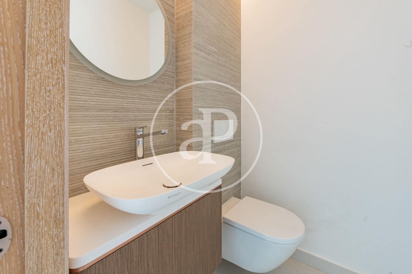 4 soveværelse Penthouse til leje i Pozuelo de Alarcon med swimmingpool - € 7.900 (Ref: 8851882)