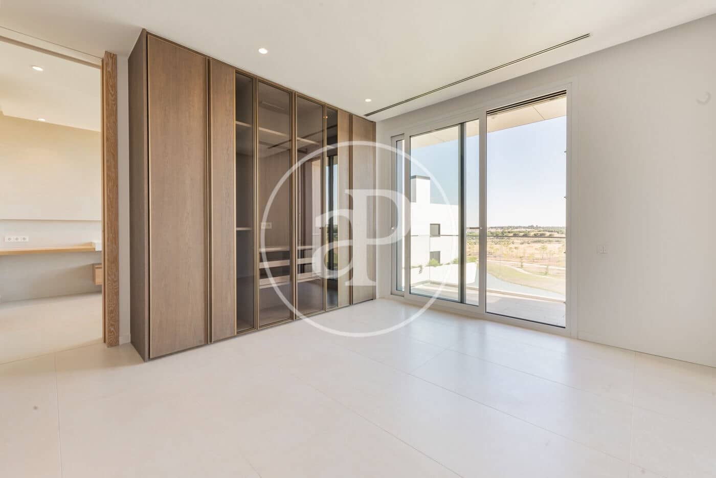 4 soveværelse Penthouse til leje i Pozuelo de Alarcon med swimmingpool - € 7.900 (Ref: 8851882)