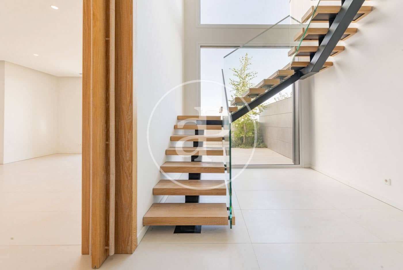 4 soveværelse Penthouse til leje i Pozuelo de Alarcon med swimmingpool - € 7.900 (Ref: 8851882)