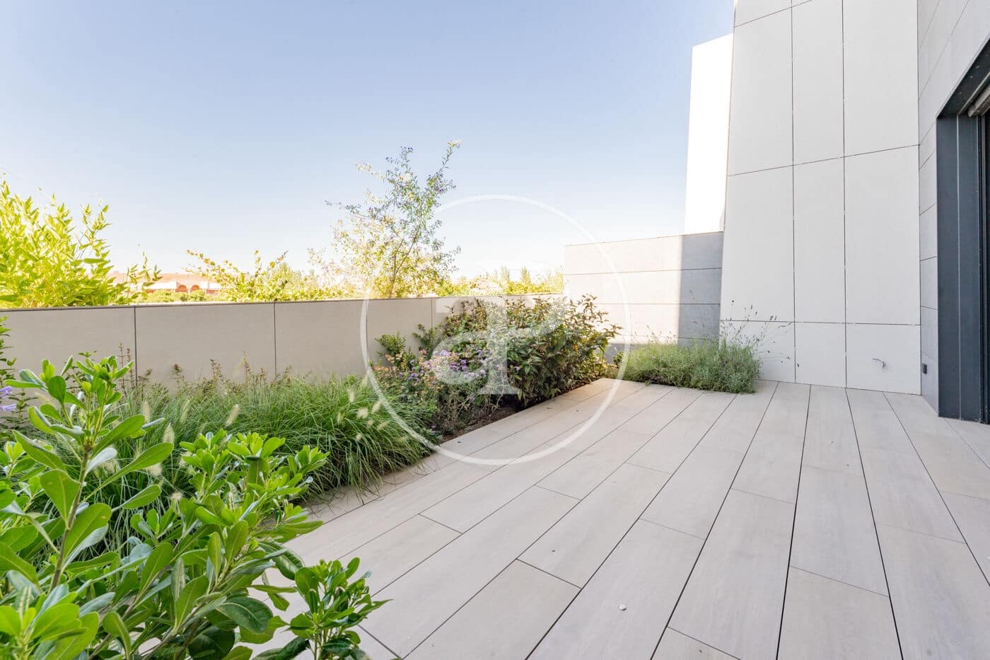 4 soveværelse Penthouse til leje i Pozuelo de Alarcon med swimmingpool - € 7.900 (Ref: 8851882)