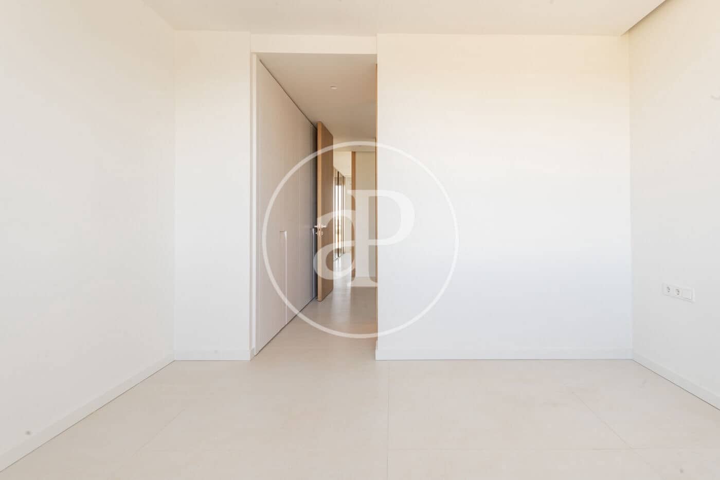 4 soveværelse Penthouse til leje i Pozuelo de Alarcon med swimmingpool - € 7.900 (Ref: 8851882)