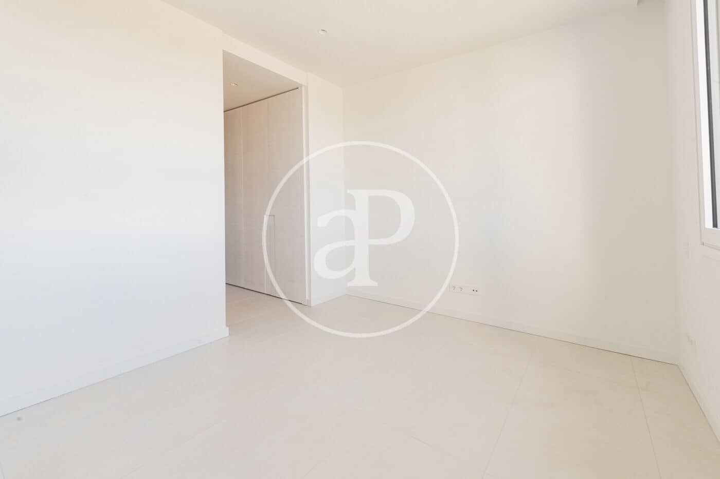 4 soveværelse Penthouse til leje i Pozuelo de Alarcon med swimmingpool - € 7.900 (Ref: 8851882)