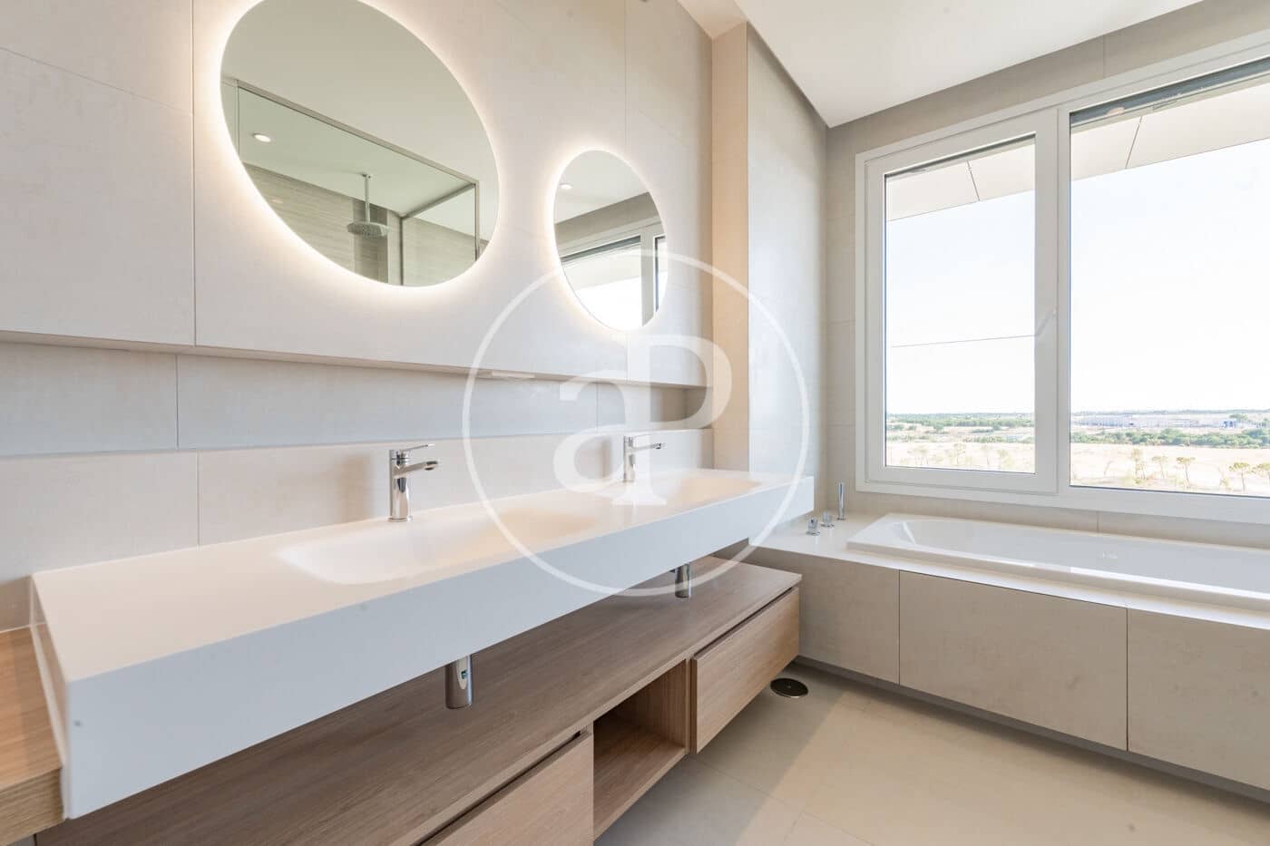 4 soveværelse Penthouse til leje i Pozuelo de Alarcon med swimmingpool - € 7.900 (Ref: 8851882)