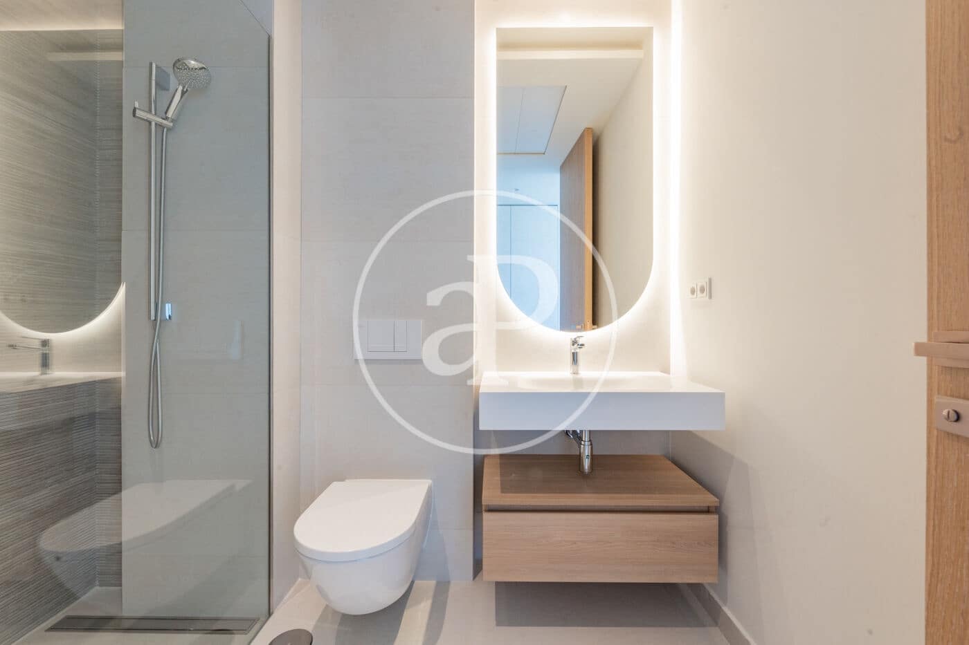 4 soveværelse Penthouse til leje i Pozuelo de Alarcon med swimmingpool - € 7.900 (Ref: 8851882)