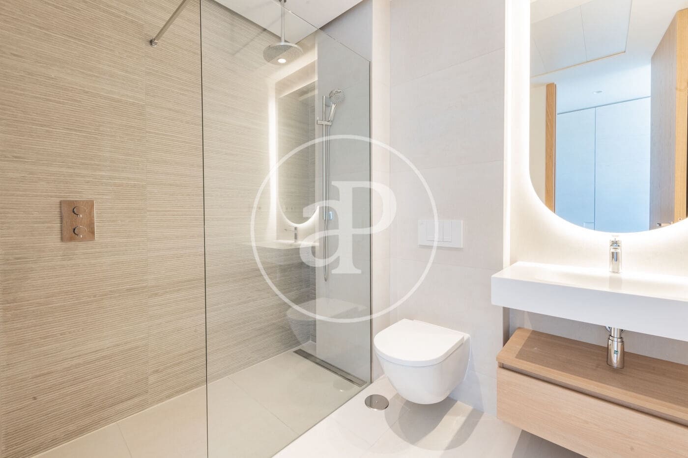 4 soveværelse Penthouse til leje i Pozuelo de Alarcon med swimmingpool - € 7.900 (Ref: 8851882)