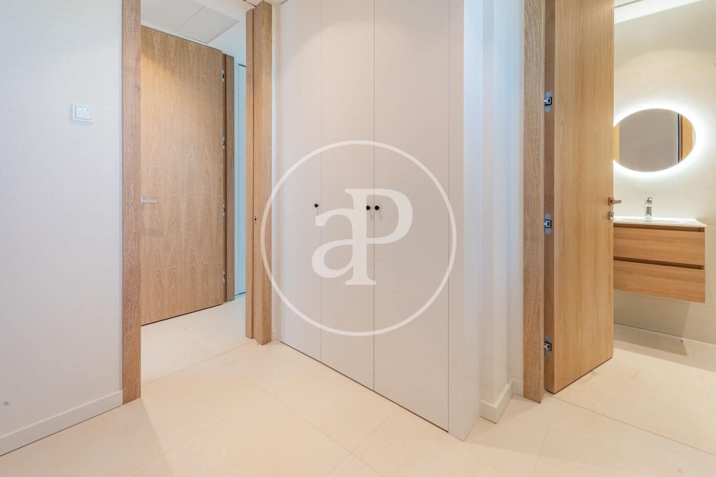 4 soveværelse Penthouse til leje i Pozuelo de Alarcon med swimmingpool - € 7.900 (Ref: 8851882)