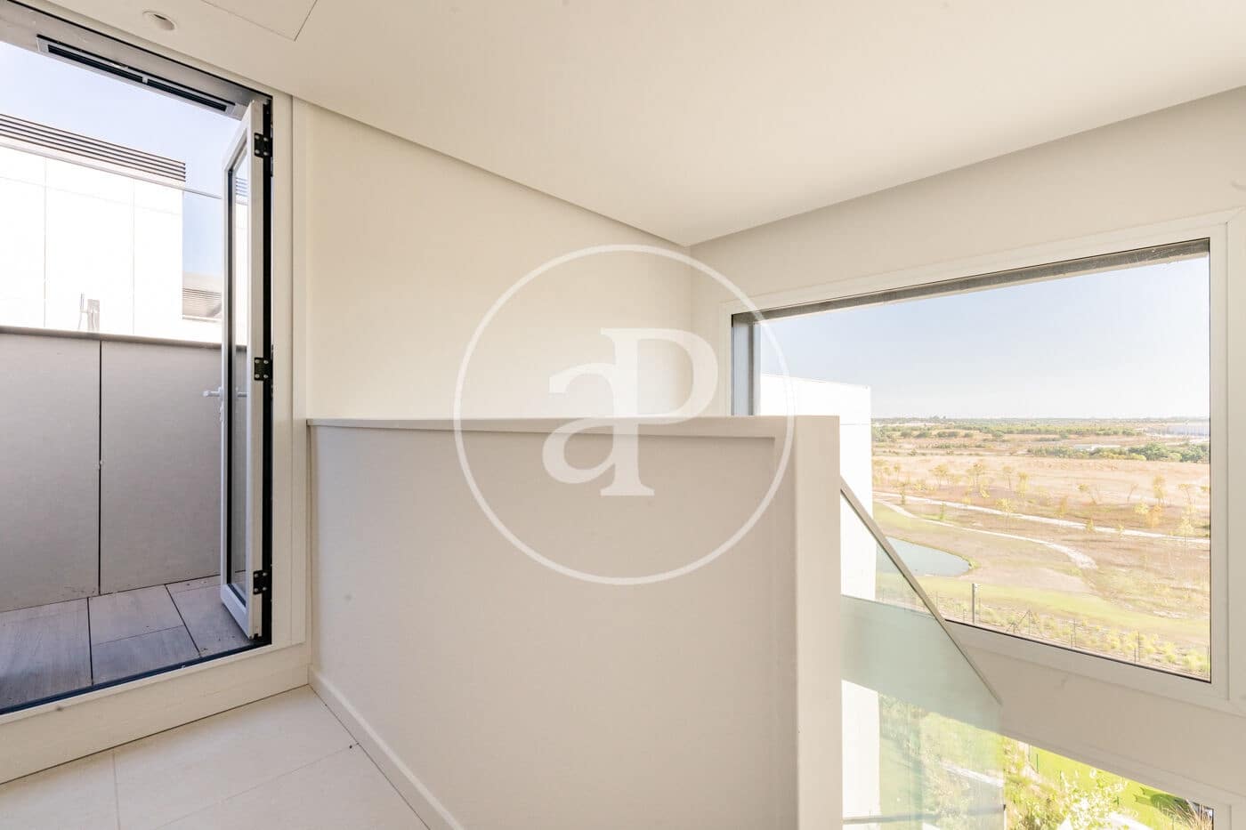 4 soveværelse Penthouse til leje i Pozuelo de Alarcon med swimmingpool - € 7.900 (Ref: 8851882)