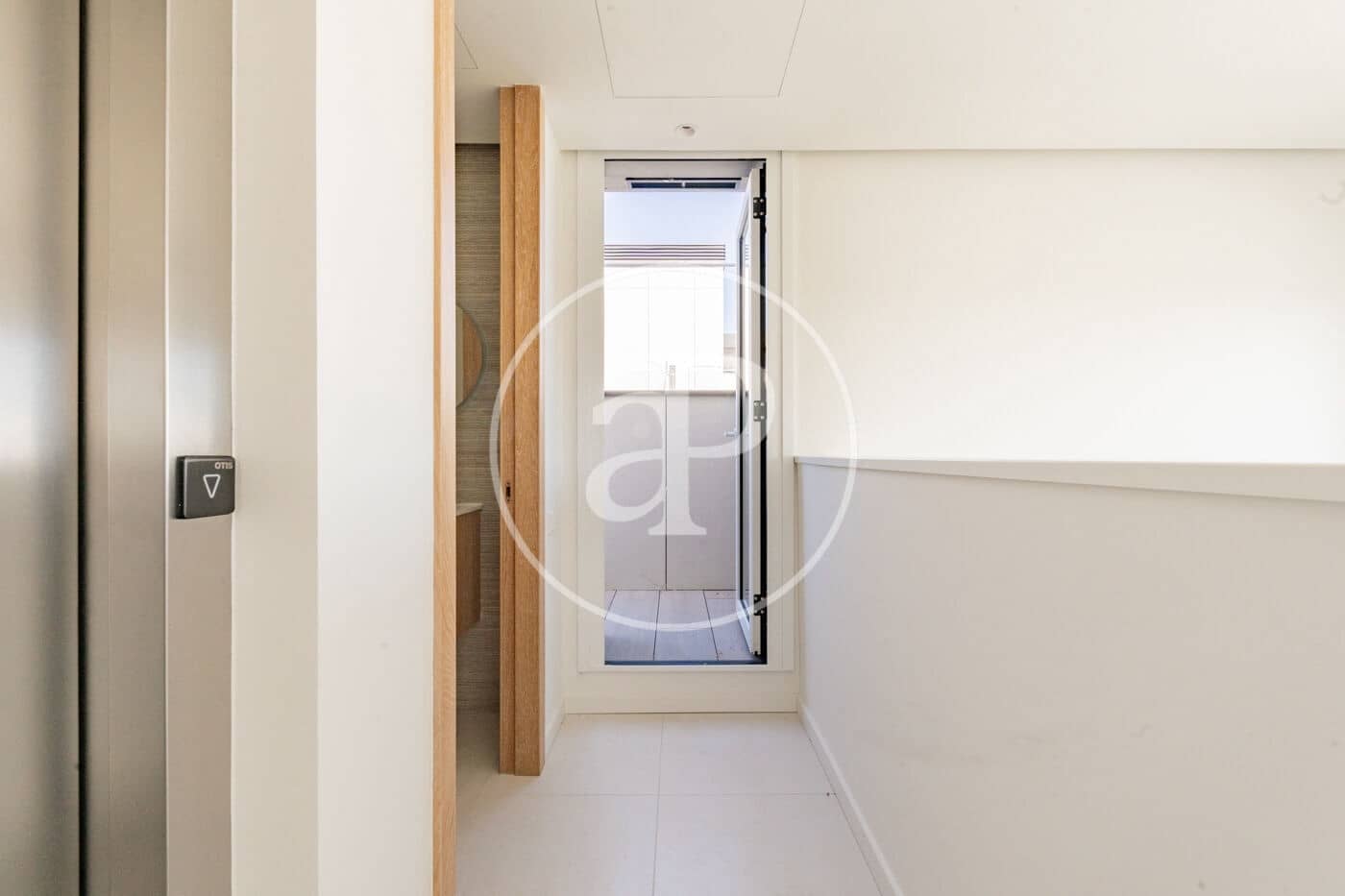 4 soveværelse Penthouse til leje i Pozuelo de Alarcon med swimmingpool - € 7.900 (Ref: 8851882)