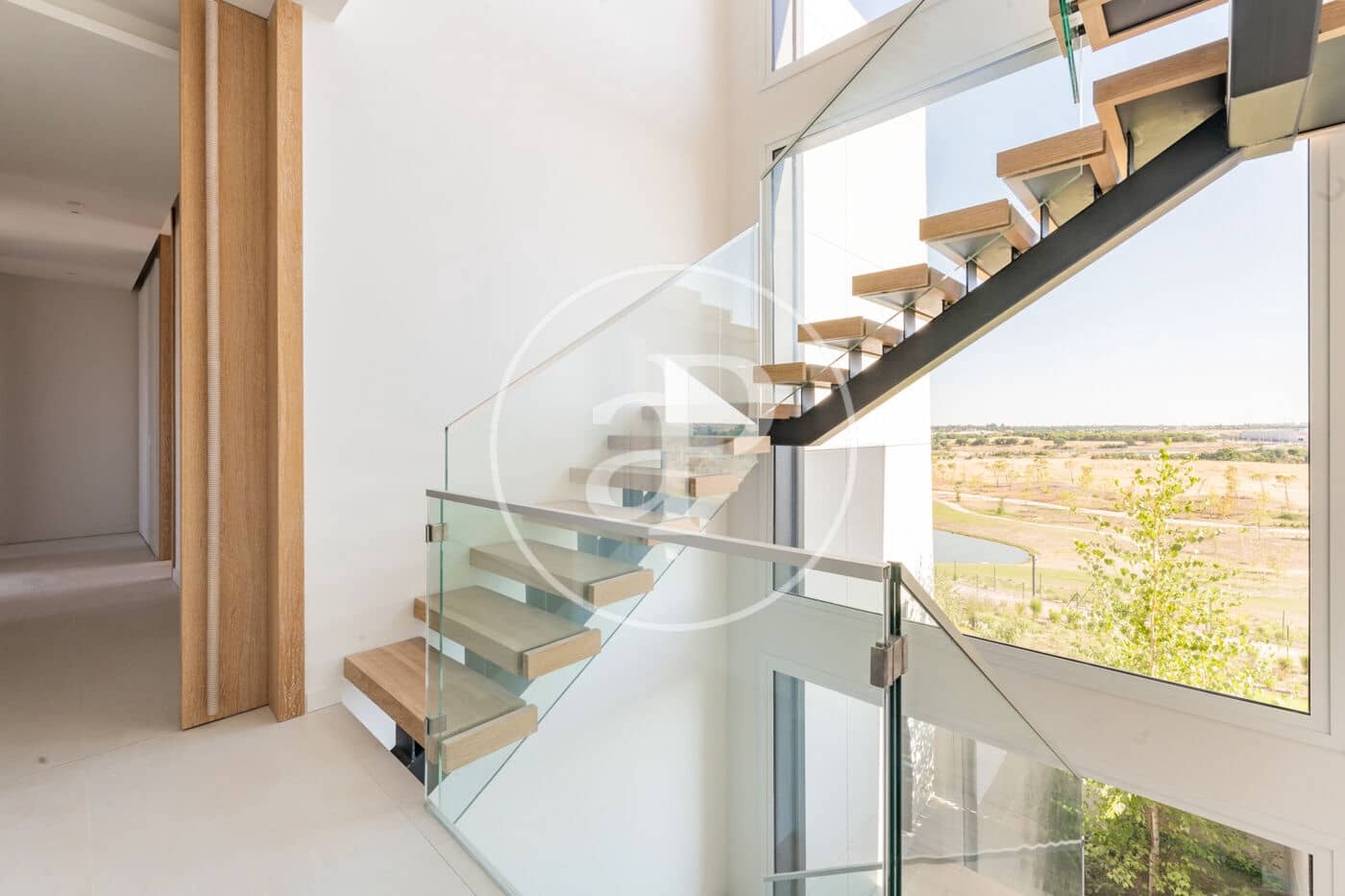 4 soveværelse Penthouse til leje i Pozuelo de Alarcon med swimmingpool - € 7.900 (Ref: 8851882)