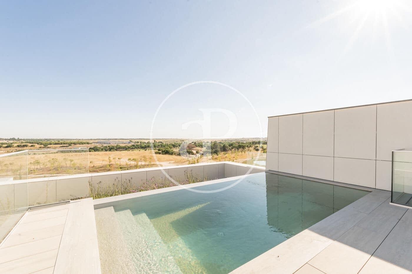 4 soveværelse Penthouse til leje i Pozuelo de Alarcon med swimmingpool - € 7.900 (Ref: 8851882)