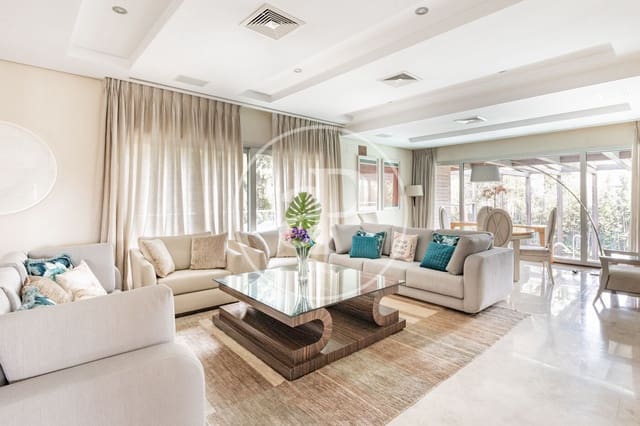 8 bedroom Villa for sale in Piovera, Madrid city with pool - € 5,500,000 (Ref: 8855045)