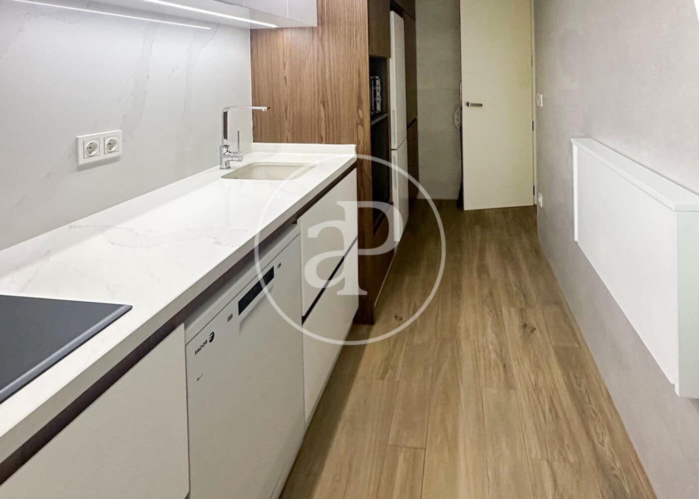 2 quarto Apartamento para arrendar em Madrid cidade - 2 000 € (Ref: 8866196)