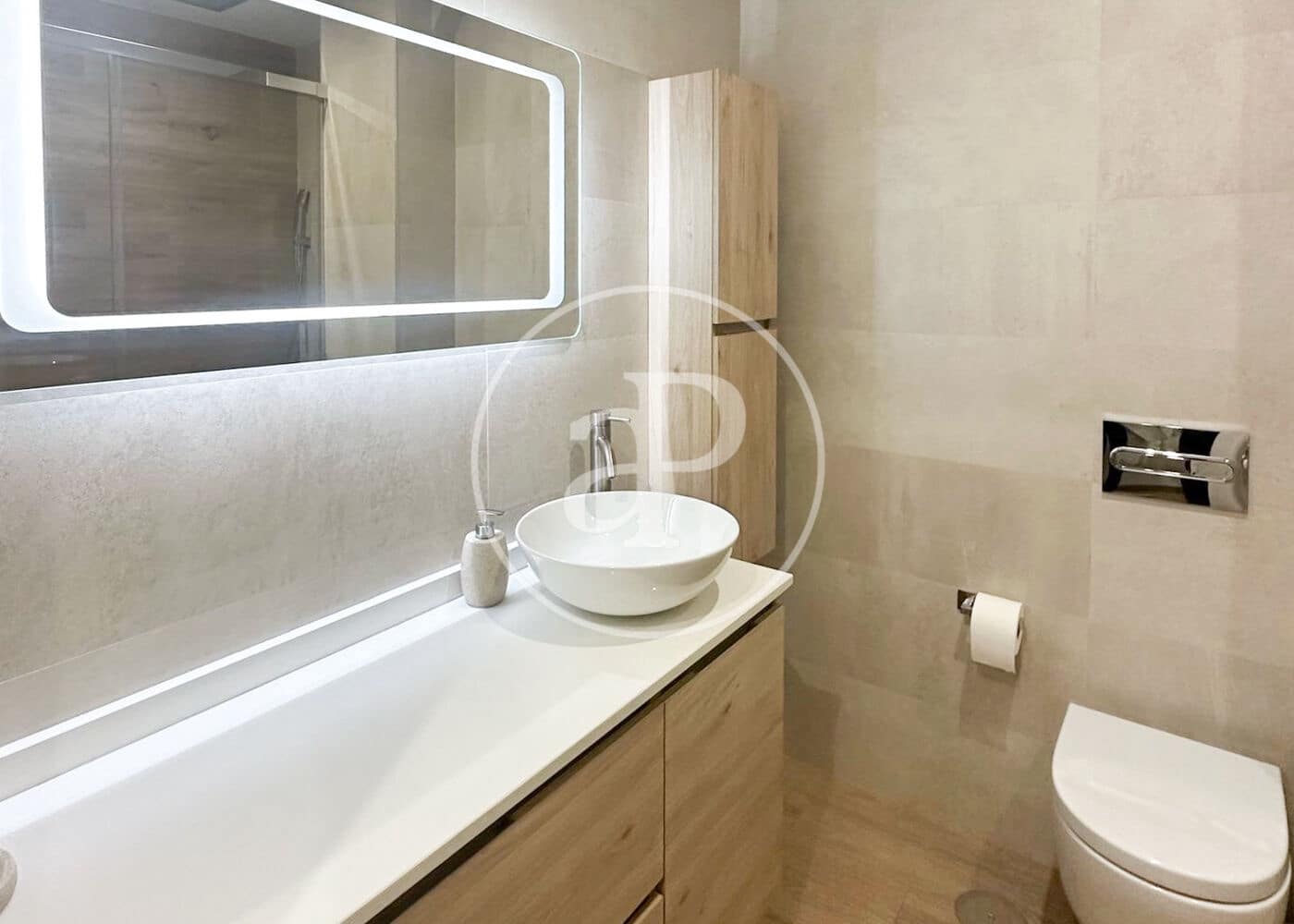 2 quarto Apartamento para arrendar em Madrid cidade - 2 000 € (Ref: 8866196)