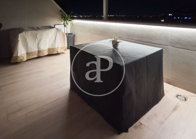 2 makuuhuone Kattohuoneisto myytävänä paikassa Canillejas, Madrid kaupunki - 649 000 € (Ref: 8866203)