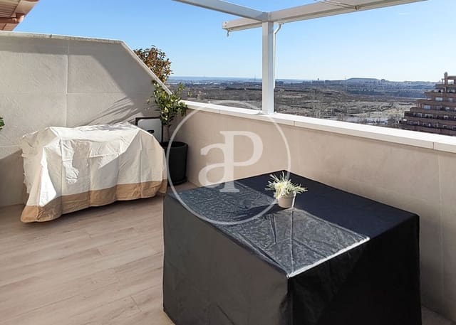 2 makuuhuone Kattohuoneisto myytävänä paikassa Canillejas, Madrid kaupunki - 649 000 € (Ref: 8866203)