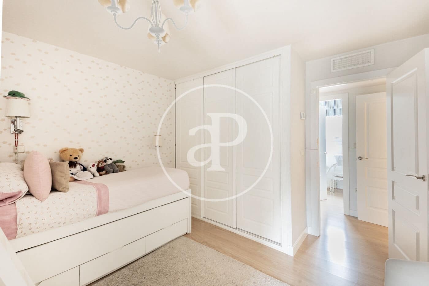 4 soveværelse Lejlighed til salg i Madrid by med swimmingpool - € 1.250.000 (Ref: 8866204)