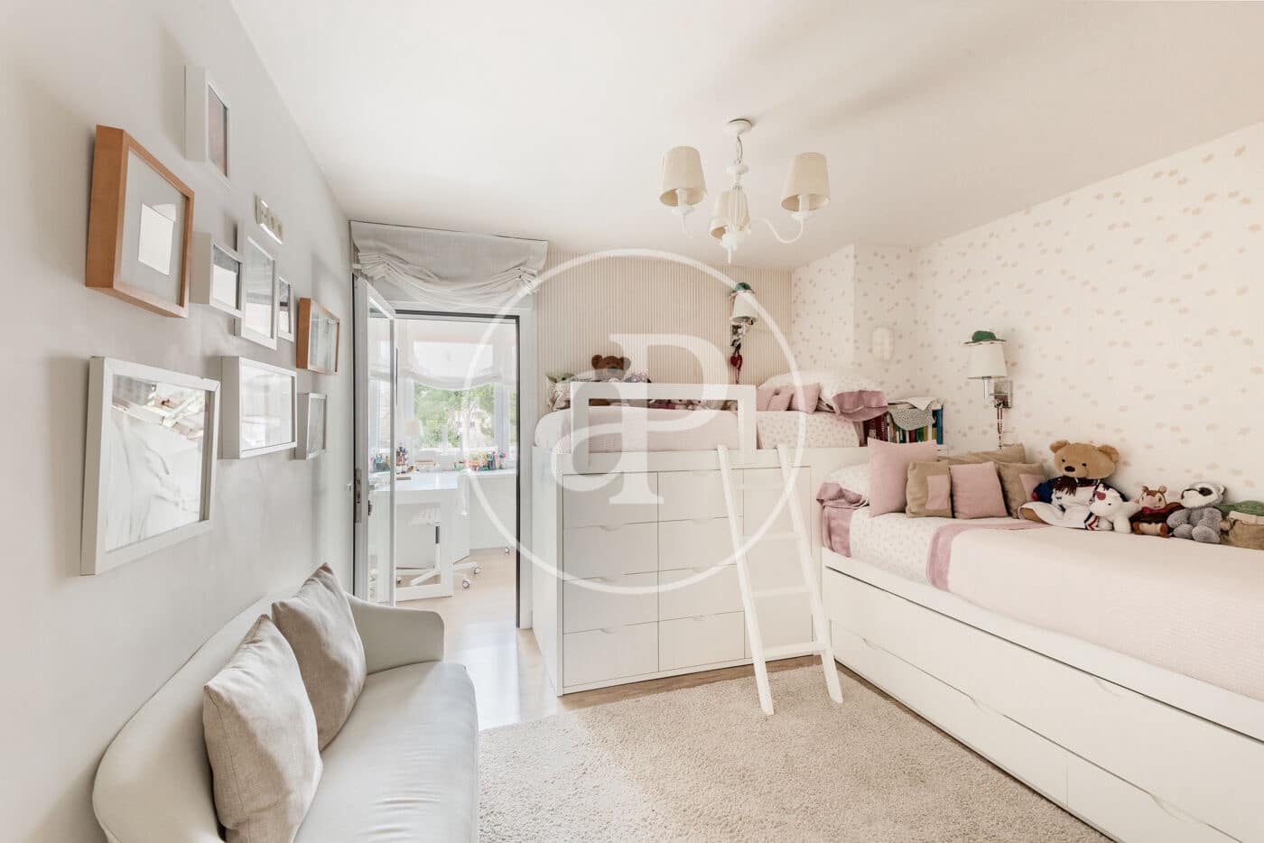 4 soveværelse Lejlighed til salg i Madrid by med swimmingpool - € 1.250.000 (Ref: 8866204)