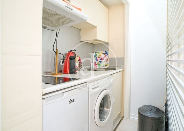 1 sypialnia Apartament do wynajęcia w Trafalgar, Miasto Madryt z basenem - 1 350 € (Ref: 8866211)