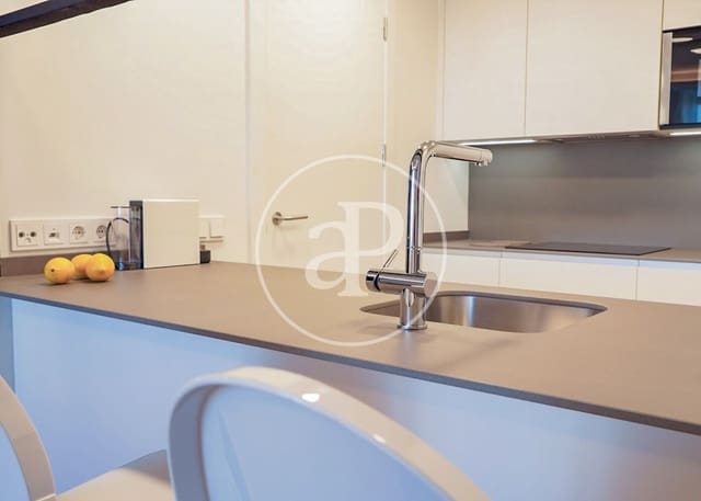 1 bedroom Apartment for rent in Universidad, Madrid city with pool - € 2,500 (Ref: 8866216)