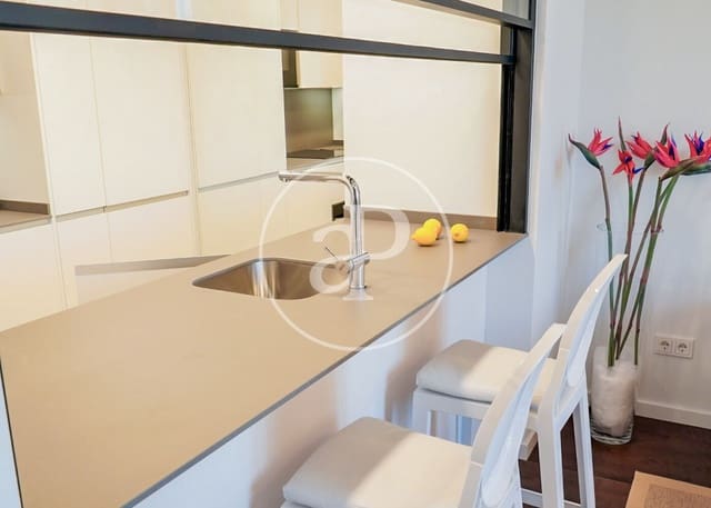 1 bedroom Apartment for rent in Universidad, Madrid city with pool - € 2,500 (Ref: 8866216)