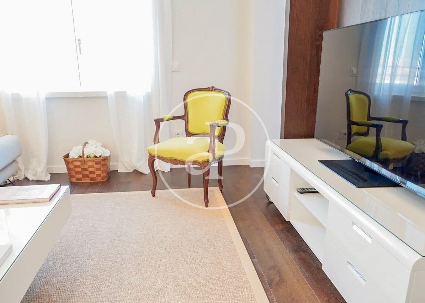 1 slaapkamer Appartement te huur in Madrid stad met zwembad - € 2.500 (Ref: 8866216)