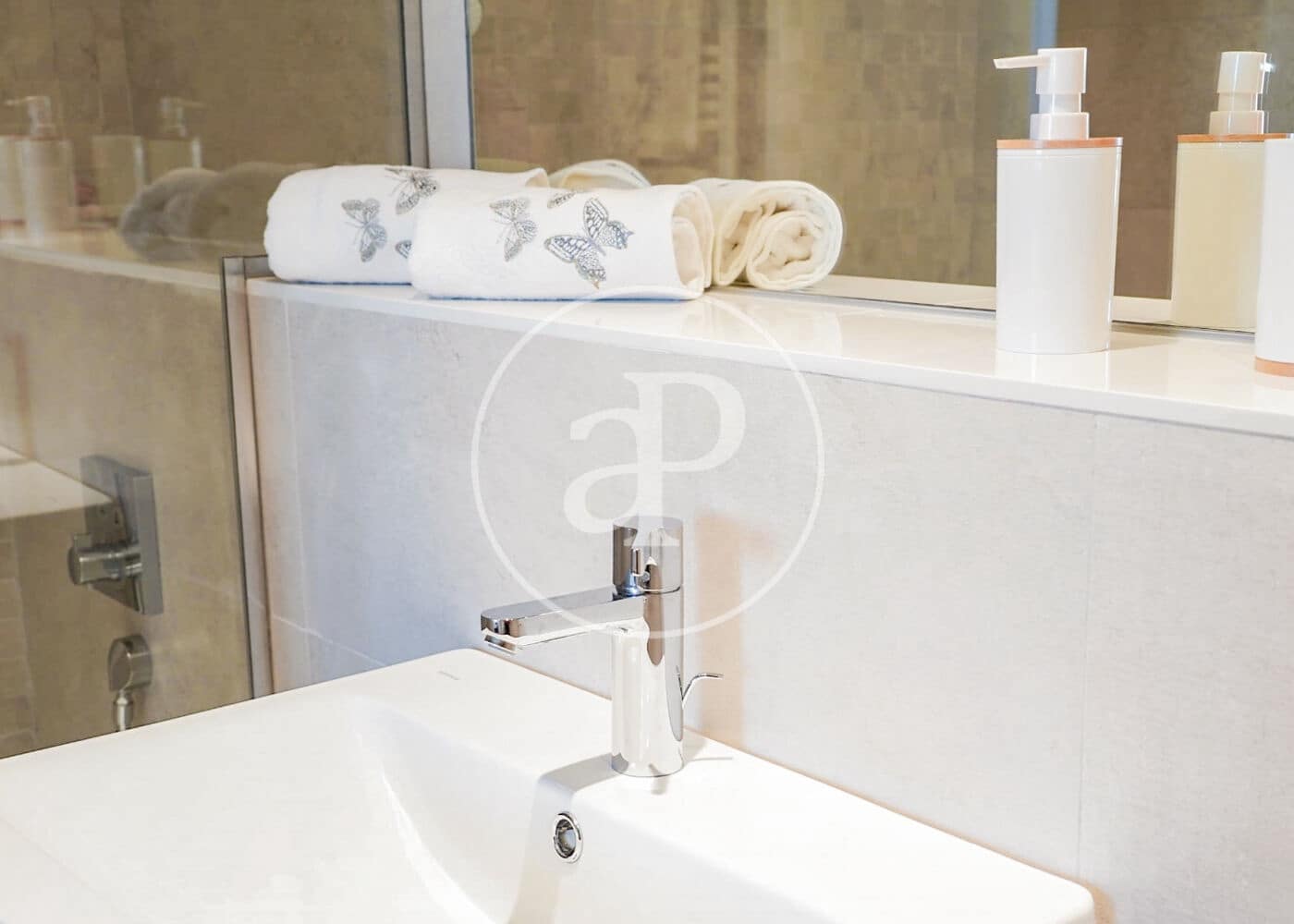 1 slaapkamer Appartement te huur in Madrid stad met zwembad - € 2.500 (Ref: 8866216)