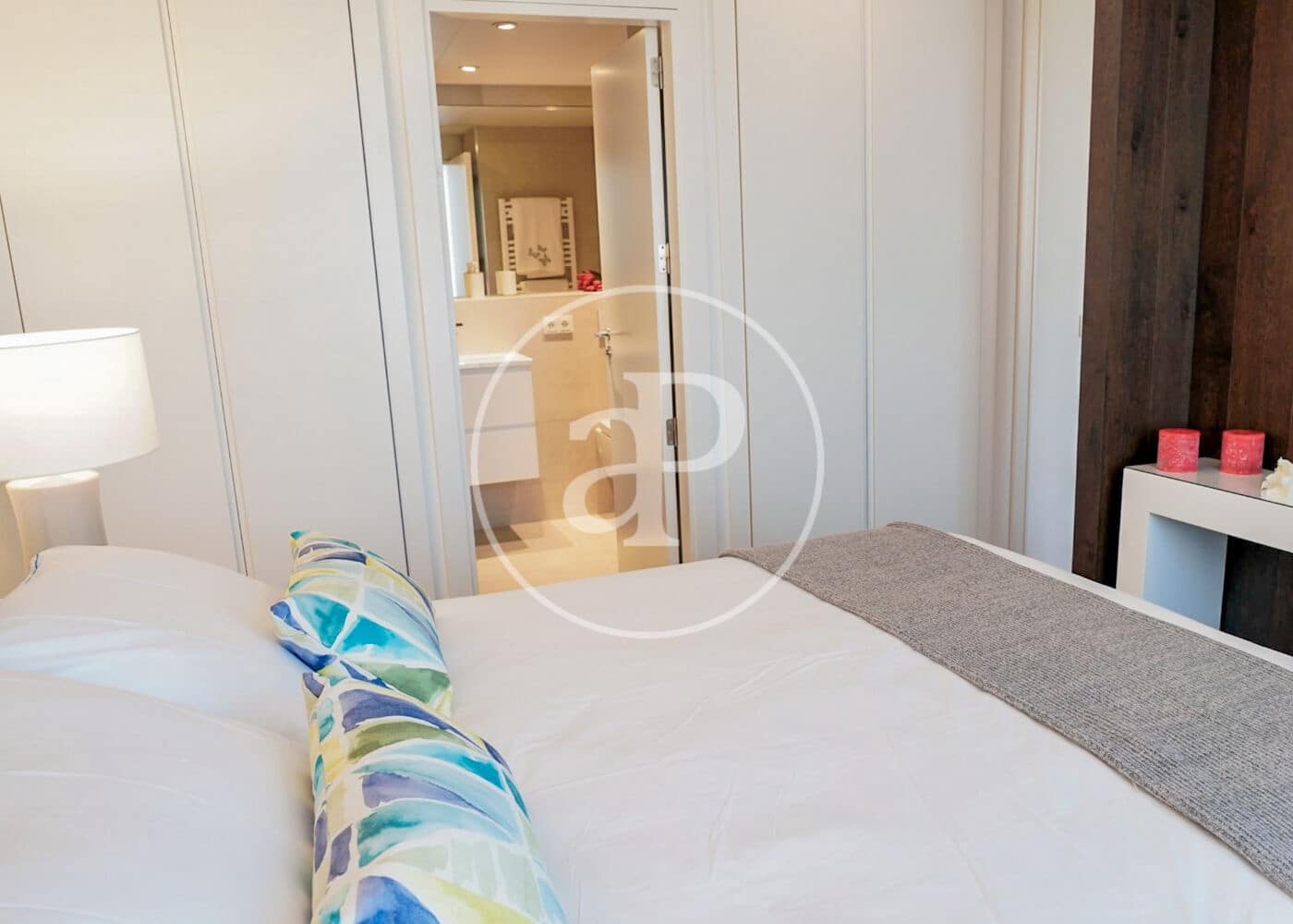 1 slaapkamer Appartement te huur in Madrid stad met zwembad - € 2.500 (Ref: 8866216)